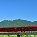 【絶景＆グルメ 観光列車の旅】筑豊の田園と里山をのんびり走る 深紅のボディーのおしゃれな列車 平成筑豊鉄道「ことこと列車」