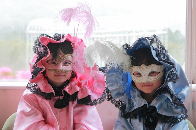 温泉地で仮面コスプレ!?優雅な気分で芸術鑑賞｜神奈川県｜たびよみ