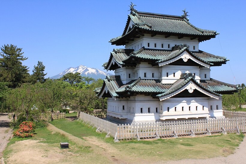 弘前公園、桜見ごろ期間は閉鎖