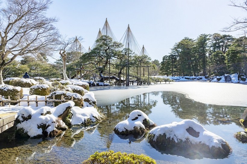 必見 冬の兼六園と雪吊りのライトアップ 石川県 たびよみ
