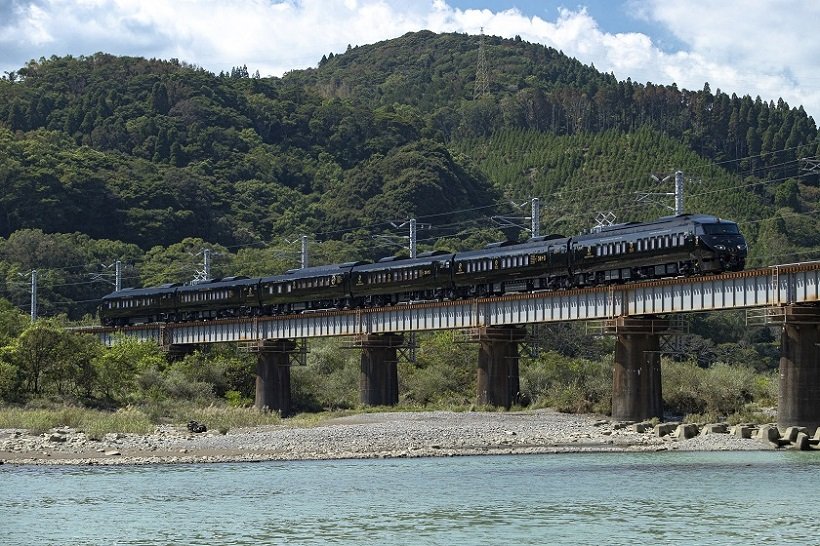 JR九州のD＆S列車「36ぷらす3」で行く  もてなしの九州列車旅（1）