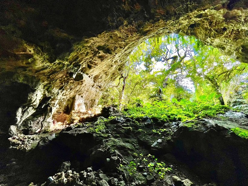 神秘の洞窟、ヤジヤーガマ
