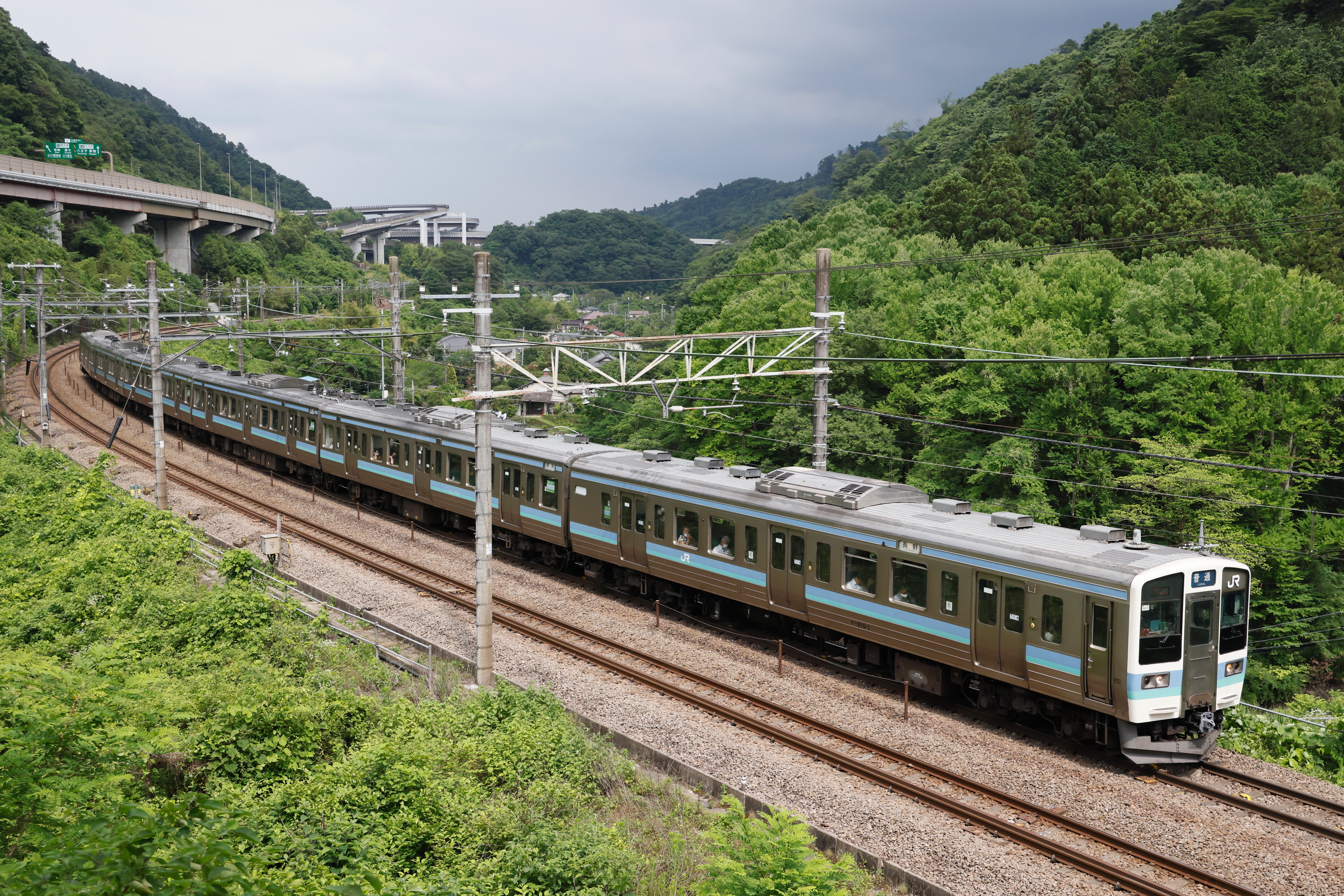 【青春18きっぷでできること】乗り換え不要の長距離普通列車で、高尾駅から長野駅まで245キロ（1）
