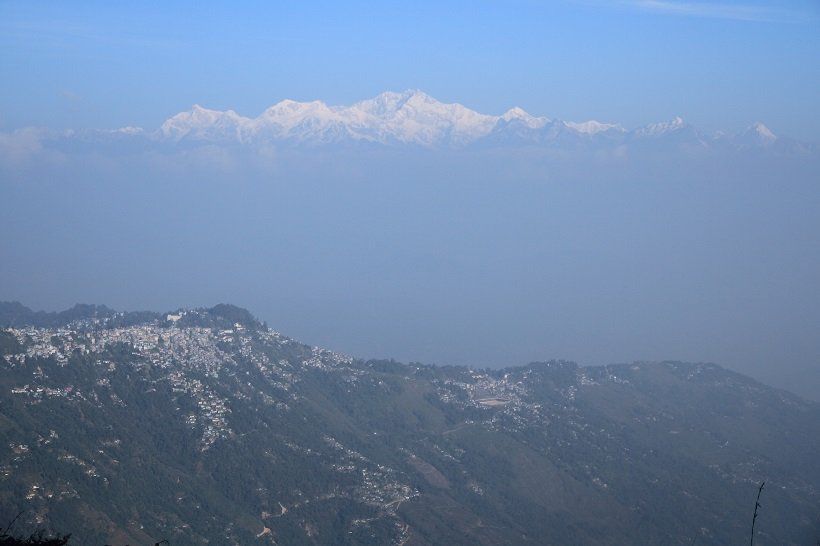 インド・ダージリン　ヒマラヤ山脈の茶園をSLが走る天空の街（1）　
