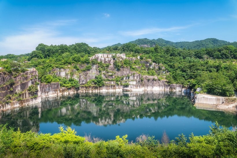 【新・日本の絶景】国内最大級の現役採石場　“茨城のグランドキャニオン”石切山脈
