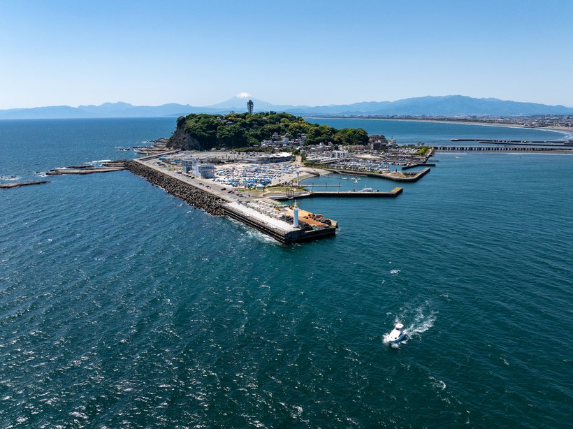【新・日本の絶景】海上から見る、鳥居と灯台 🗻富士山の絶妙なコントラスト<海上タクシー(葉山~江の島)>
