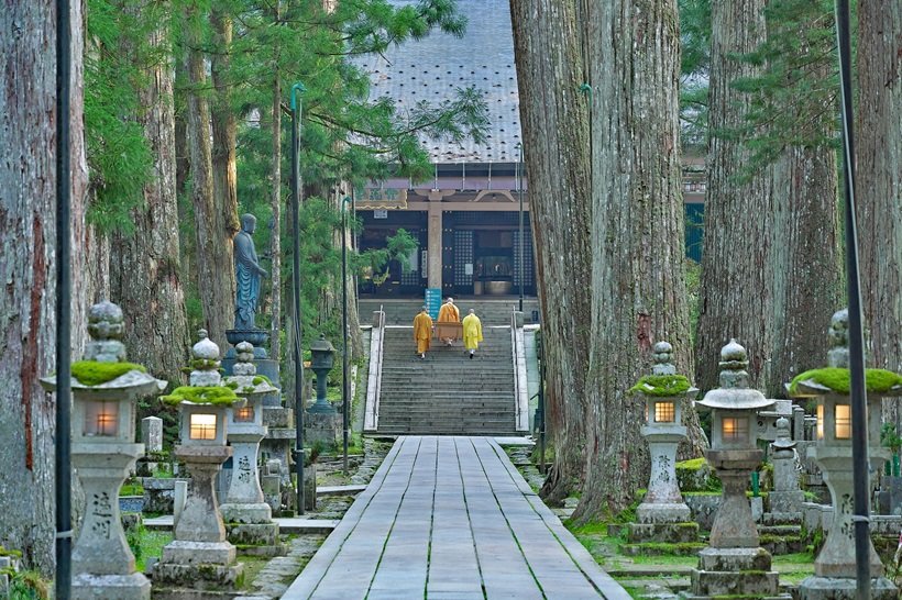２．高野山奥之院.jpg