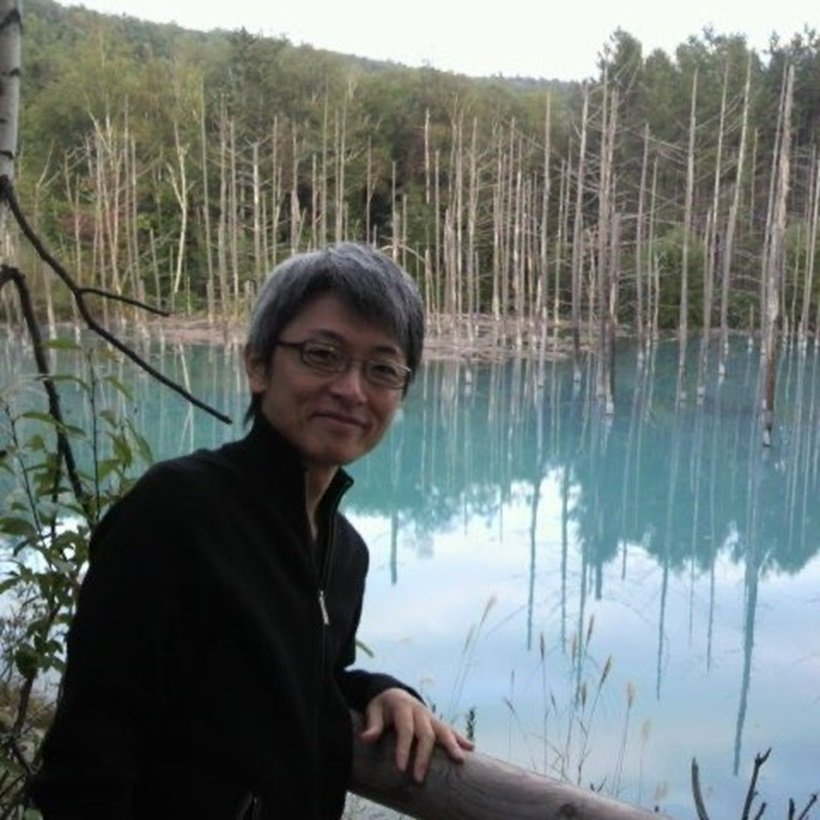 ４．登坂さん青い池.jpg