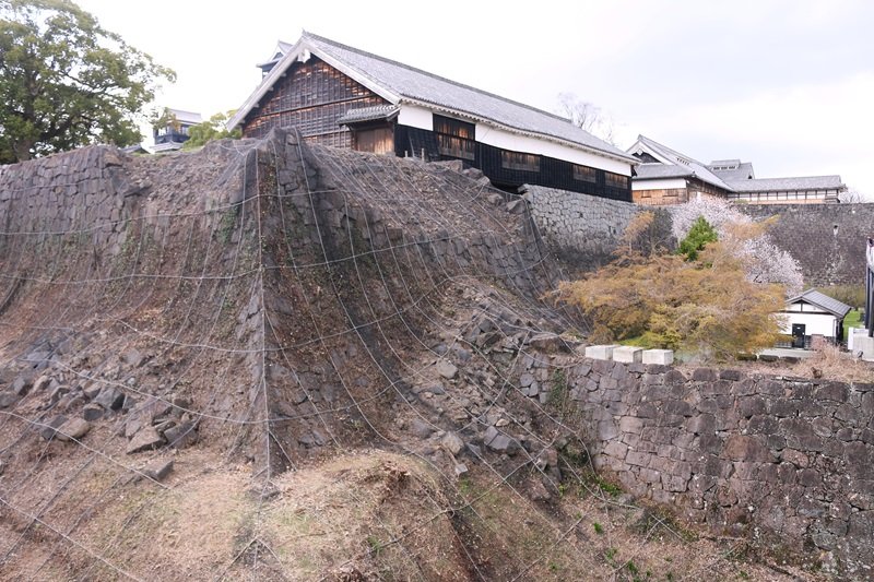 まだ復旧中の数寄屋丸二階御広間の石垣