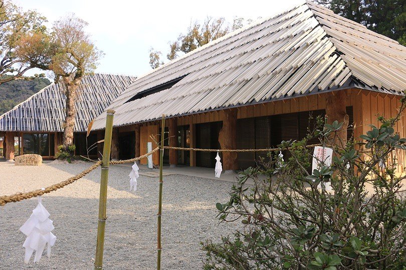 1階に社務所がある青井の杜国宝記念館