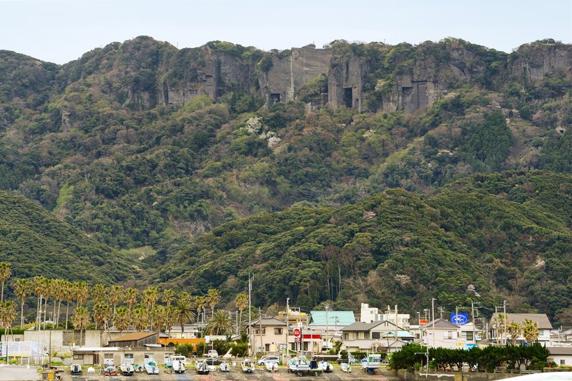 【低山と温泉へ】展望台から東京湾、三浦半島を見渡す 鋸山(1)<標高329m・歩行距離5.85キロ・歩行時間2時間50分>