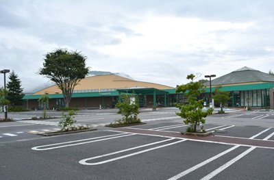 ⑬３　軽井沢店・外観①.jpg