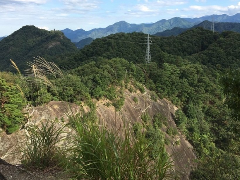 岩殿山（小）稚児落とし.jpg