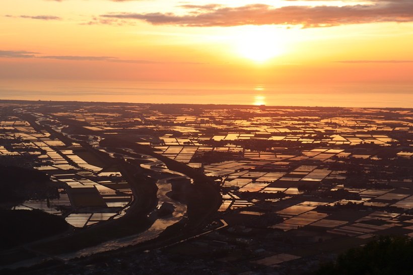 石川・白山市の獅子吼高原で日本海に沈む夕日🌄を満喫