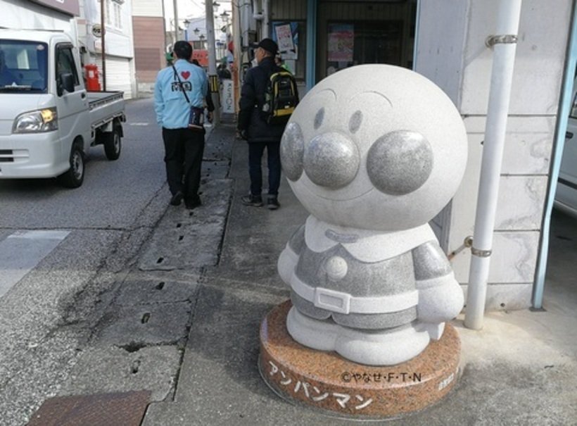 ６．後免アンパンマン像.jpg