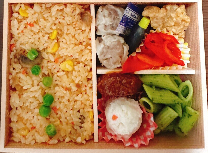 ⑦　（左下）ピラフ洋食弁当.jpg