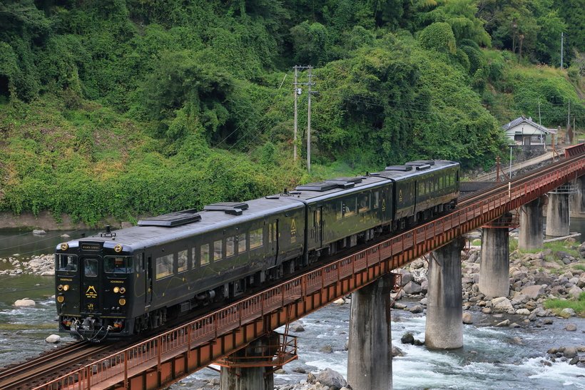 【旅して開運】久大線を走る 新型観光列車のおもてなし「かんぱち・いちろく」＜大分・福岡＞