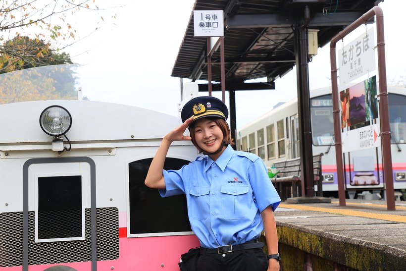 2　2024.10.3_南九州視察_高千穂あまてらす鉄道[56]_乗務員 久島愛さん_松尾　諭.jpg