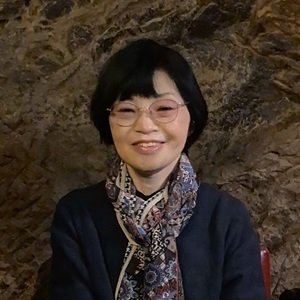 俳壇選者_津髙里永子300x300.jpg