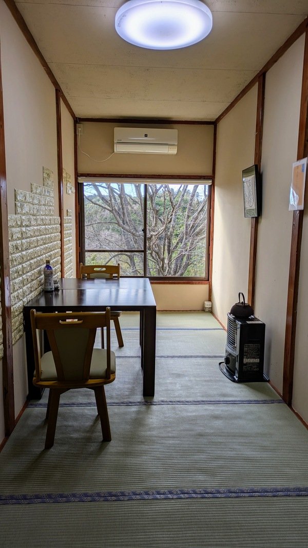 ⑨ 入れば 和泉屋食事処個室.jpg