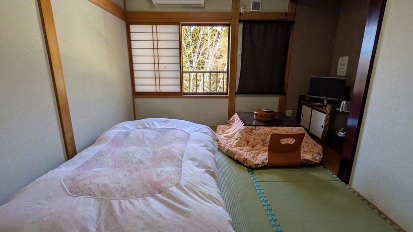 ④ 2和泉屋ひとり客室3.jpg