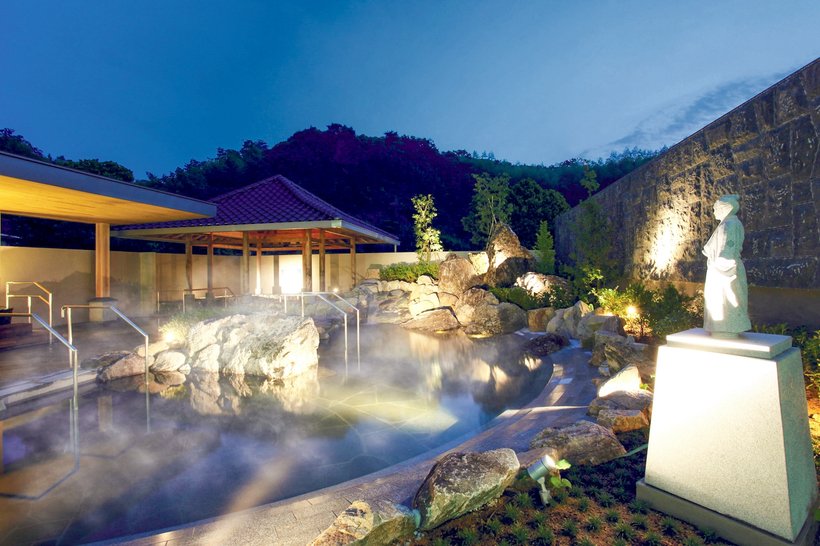 041-02_Open-air bath(night)_Mercure Kochi Tosa Resort & Spa_20231020_C1N8.jpg