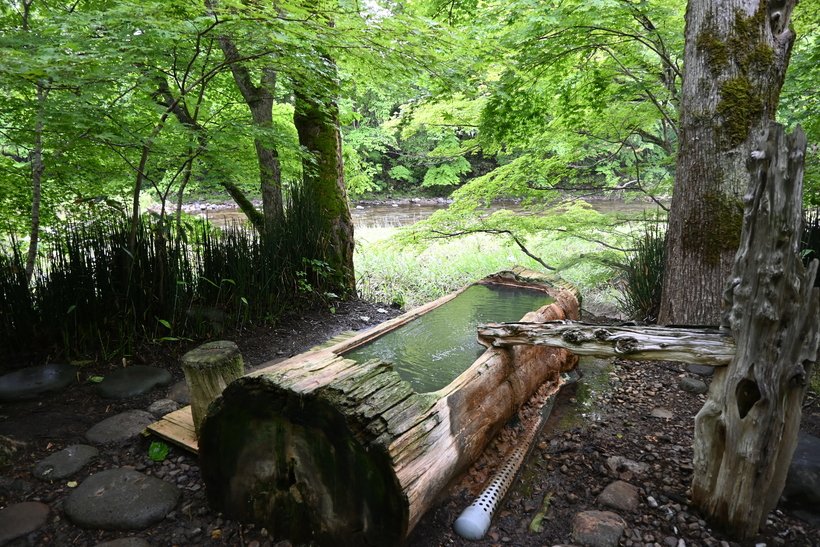 【ひとり、秘湯へ】森を歩いてたどり着く“隠し湯”を巡る　銀婚湯～上の湯温泉～（1）
