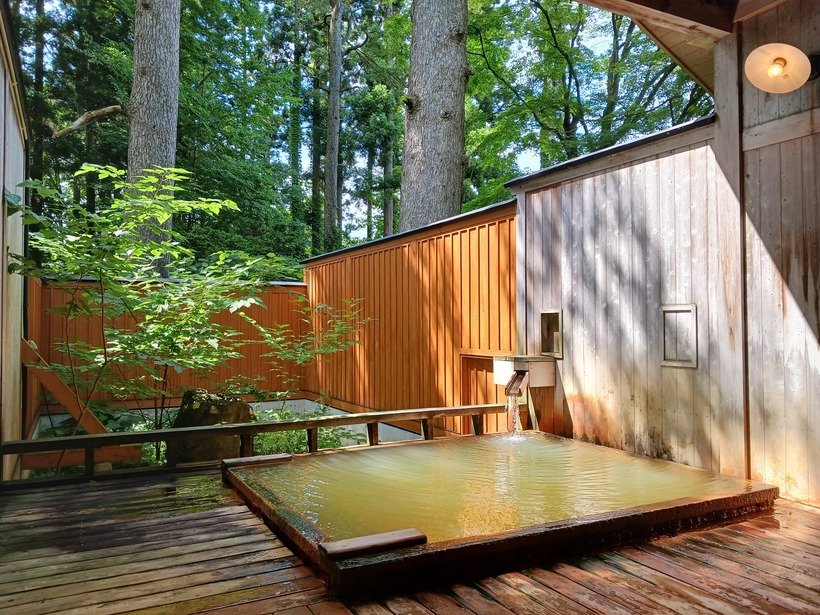 3 露天風呂「こもれびの湯」.jpg