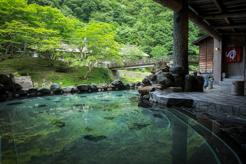 【ひとり、秘湯へ】とろとろの湯を巡り、古き良き湯治場の風情を味わう　大沢温泉 湯治屋（1）