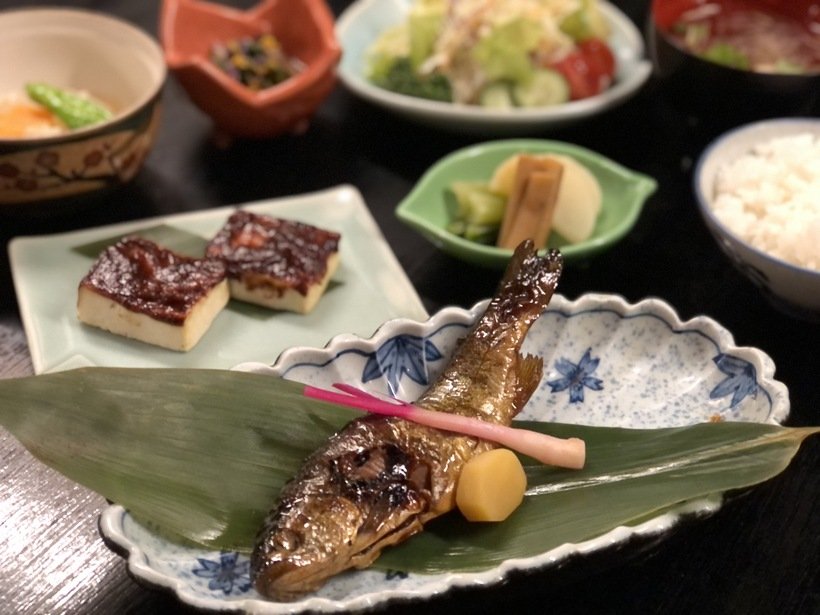 【ひとり、秘湯へ】骨まで軟らかいヒメマスの甘露煮　山の宿 明治温泉～奥蓼科温泉～