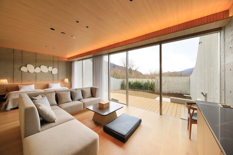 愛犬ファーストのラグジュアリーホテルが箱根・桃源台にオープン🐶