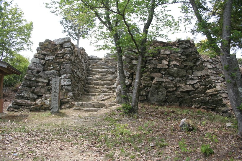 05-1_本丸石垣 (1).jpg