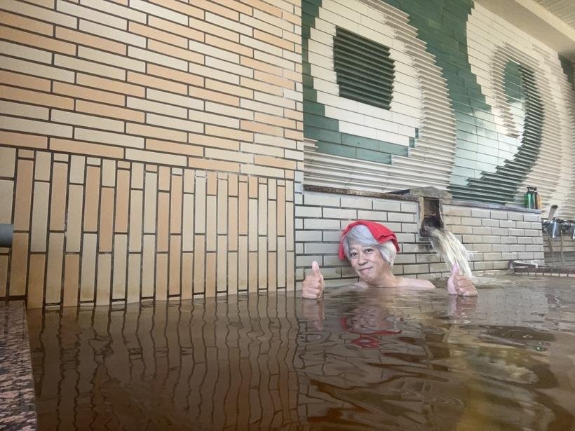 【温泉は人生の句読点だ！】テニスの街に湧く、オレンジ色のニクいやつ　ホテル東海荘＜千葉・白子温泉＞