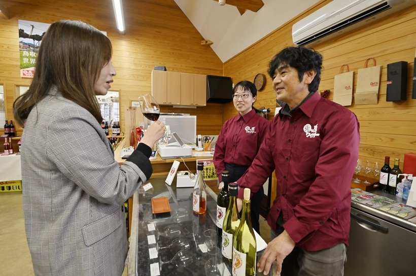 山海の幸を引き立てる一杯を求めて　 旅して出合う「鳥取ワイン」（2）