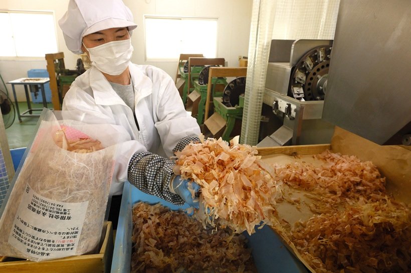 熟練の技で削られたカツオ節
