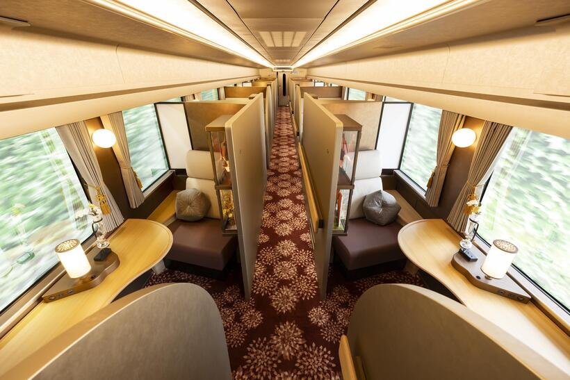 3 はなあかり_1号車スーペリアグリーン車.jpg