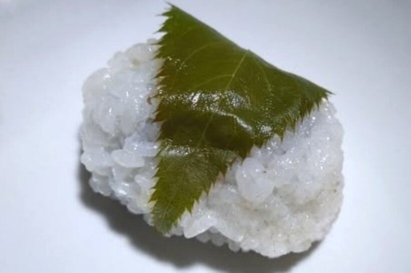 10 あつえ彩菜館の桜餅(百商一気提供).jpg