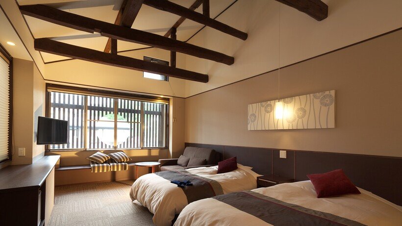 017-3_Room_湯畑眺望 (3).jpg