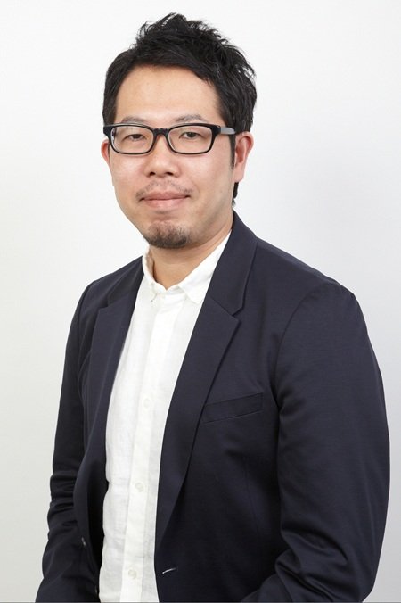 高橋顔写真_左右450.jpg