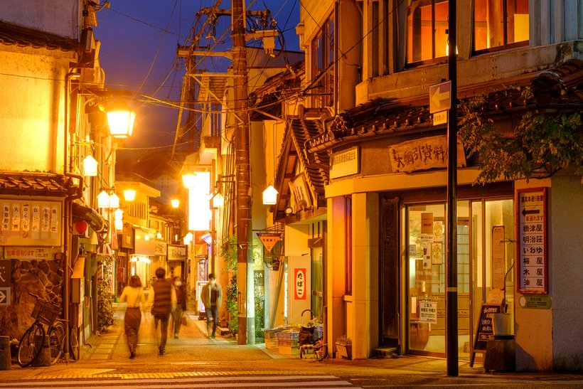 9_三朝温泉温泉街（ホームページ用）DSCT2183.jpg