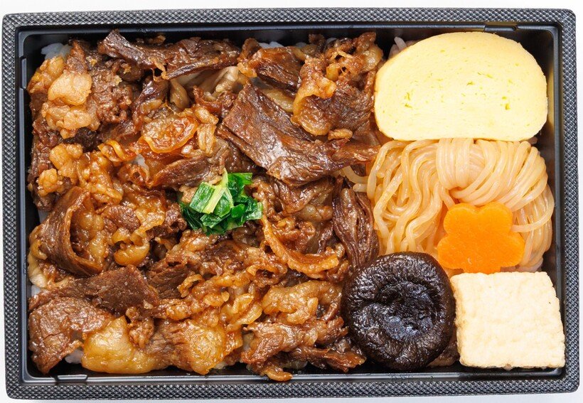 1 差し替えE 日本ばし大増牛すき焼き重.jpg
