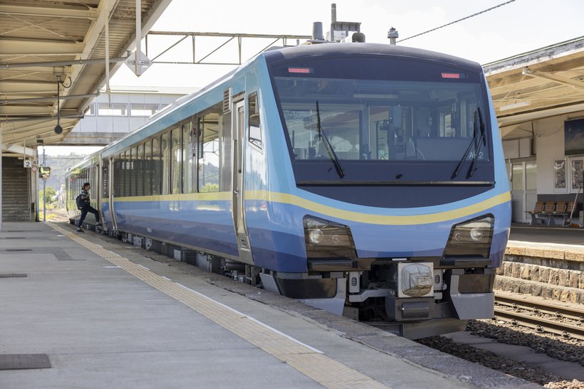 【絶景＆グルメ 観光列車の旅】会津の〝郷〟を感じながら、郷土の味と地酒で乾杯　磐越西線「あいづ SATONO」（2）