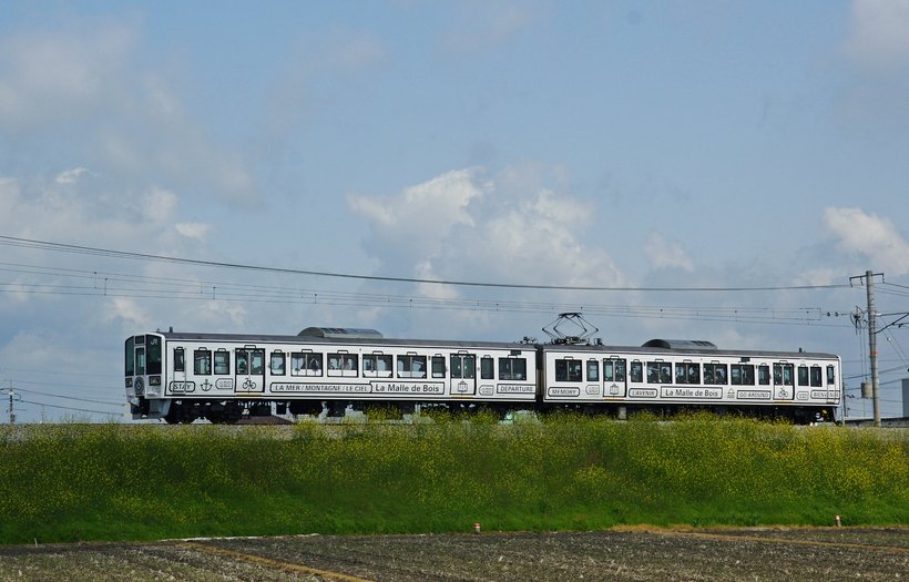 【絶景＆グルメ 観光列車の旅】10周年の人気アート列車で海と島が織りなす瀬戸内の旅へ　山陽線「ラ・マル・ド・ボァ（ラ・マル しまなみ）」
