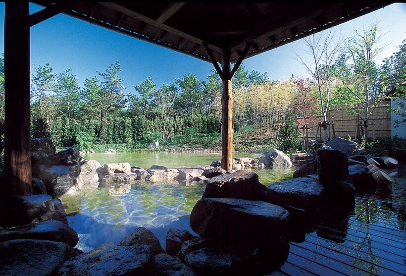 3●Phoenix_Seagaia_OT_Onsen_Shosenkyu_OpenAirBath_新月_01_MV.jpg