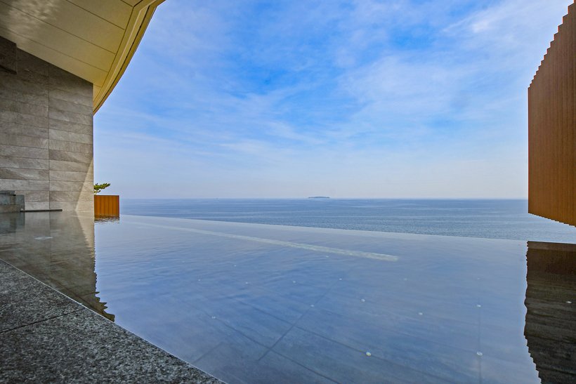 【絶景の湯】太平洋を眺めるインフィニティ温泉の先進地“東伊豆”へ　ホテルニューアカオ＜静岡・熱海温泉＞（1）