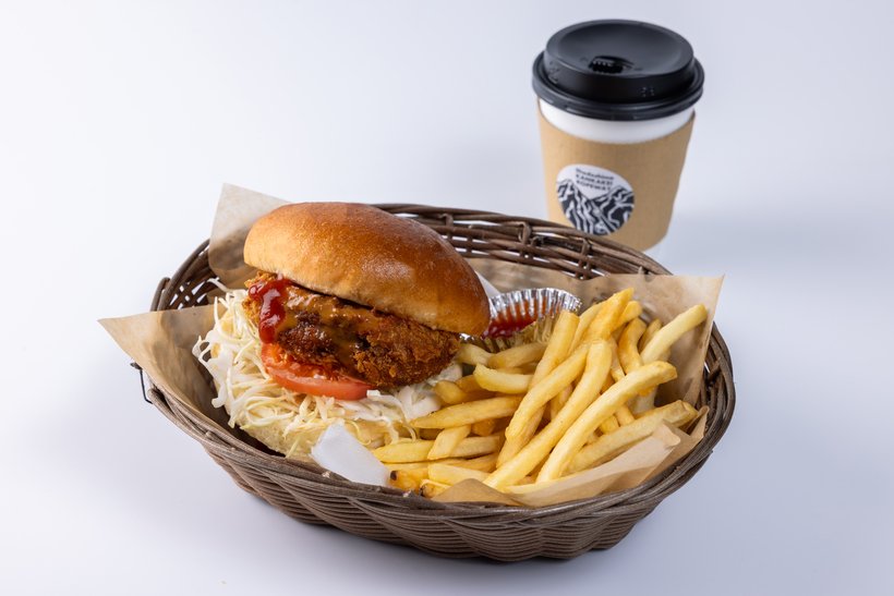 05_オリーブ牛コロッケバーガーセット(ドリンクはコーヒーまたは瀬戸内レモネード)【加工不可】.jpg