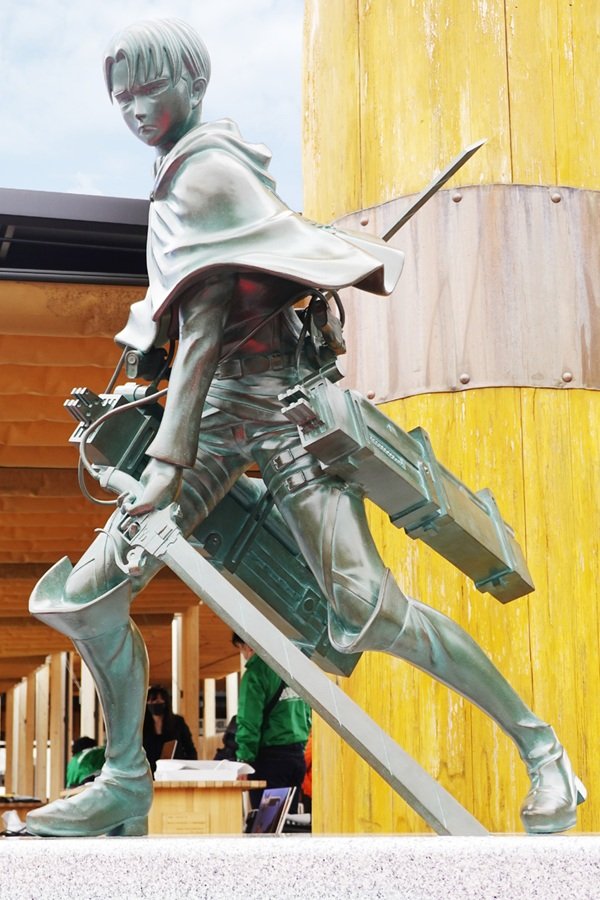 ７．リヴァイ像.jpg
