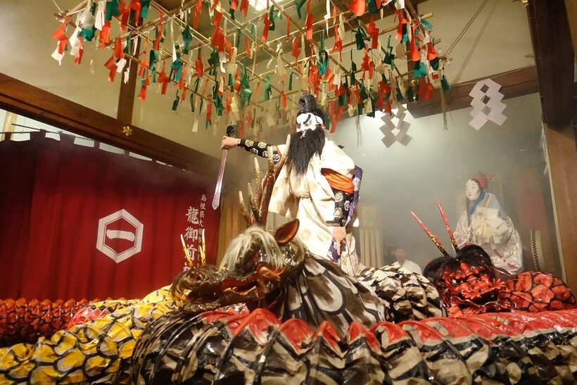 27_温泉津夜神楽(クレジット大田市観光協会).jpg